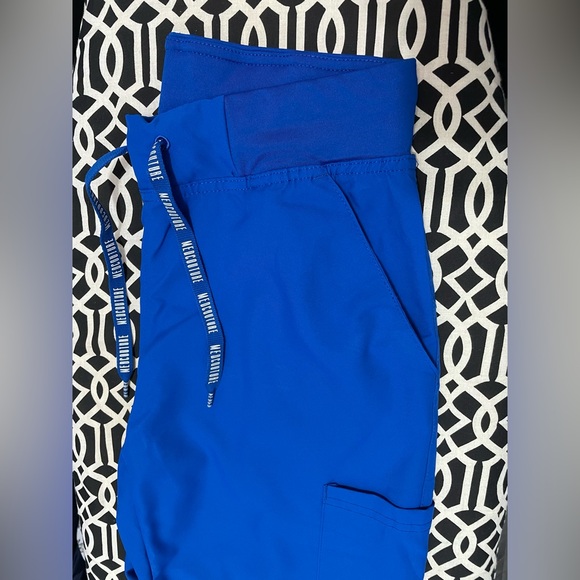 Med Couture Srubs Set - Picture 8 of 13